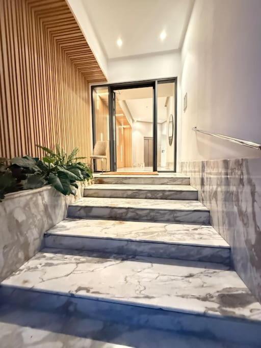 Apartment Ideal Away From
